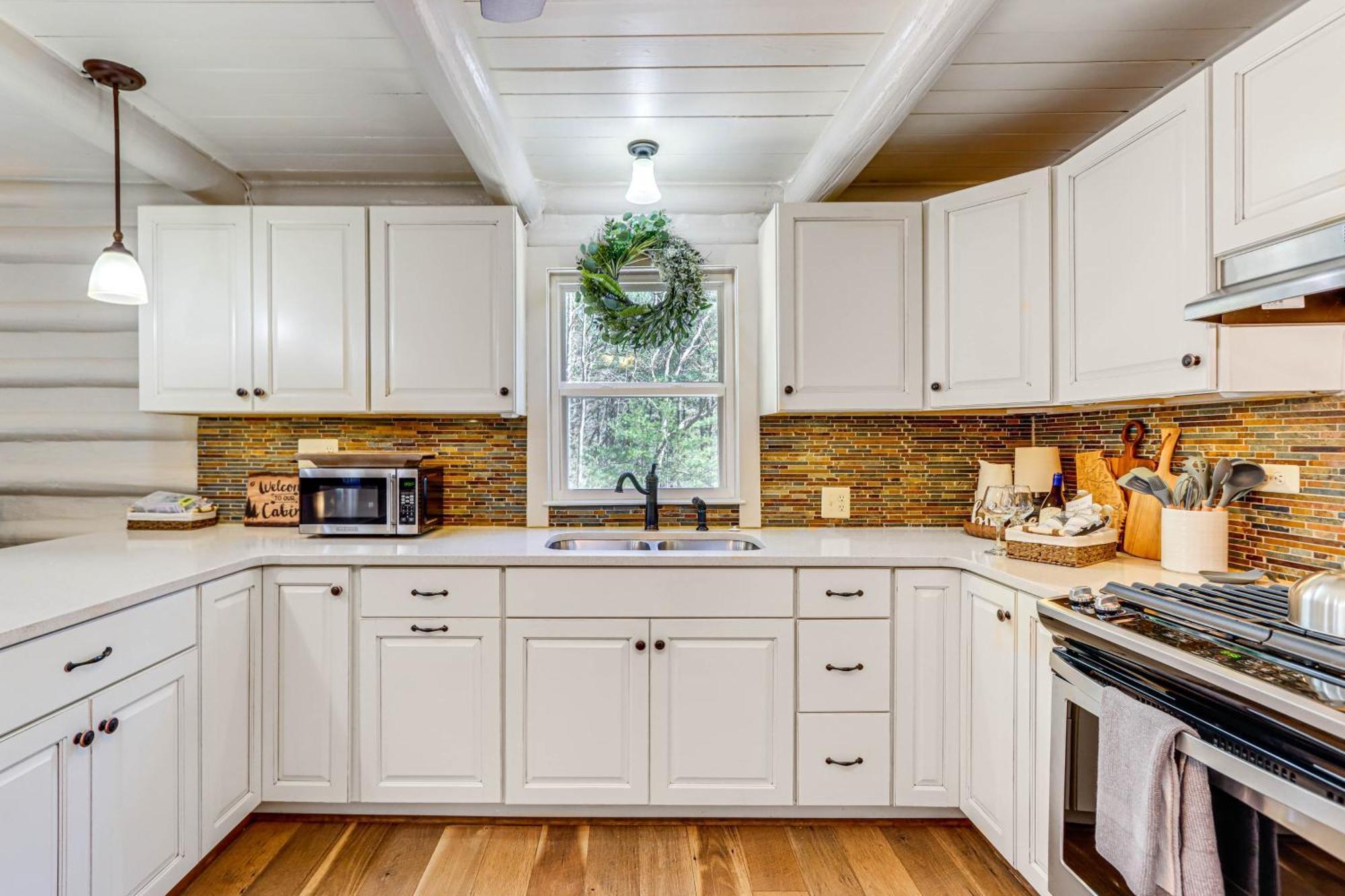 Dog-Friendly Hiawassee Cabin With Decks And Fire Pit! Εξωτερικό φωτογραφία