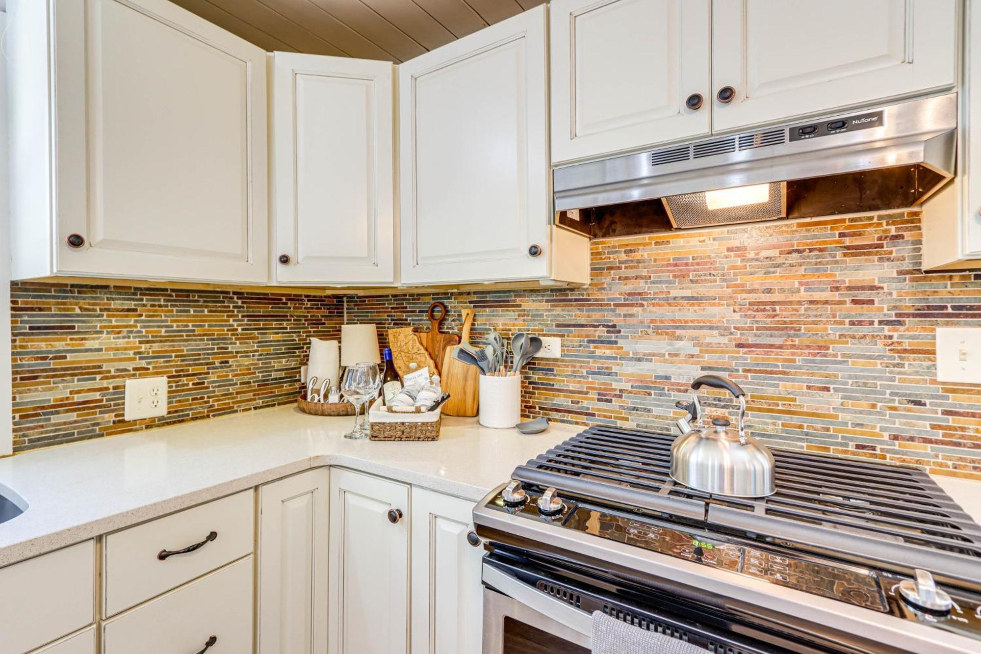 Dog-Friendly Hiawassee Cabin With Decks And Fire Pit! Εξωτερικό φωτογραφία