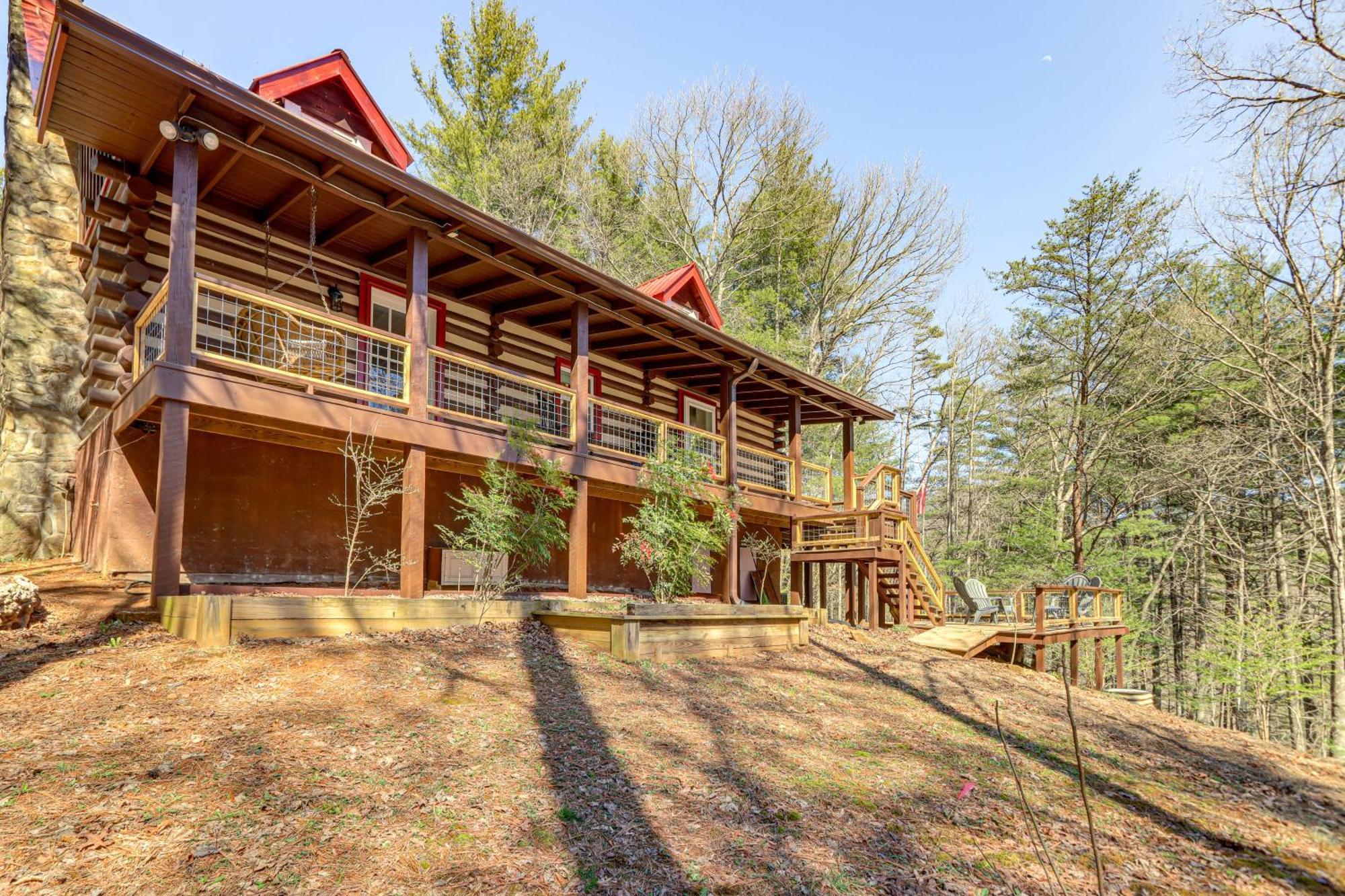 Dog-Friendly Hiawassee Cabin With Decks And Fire Pit! Εξωτερικό φωτογραφία