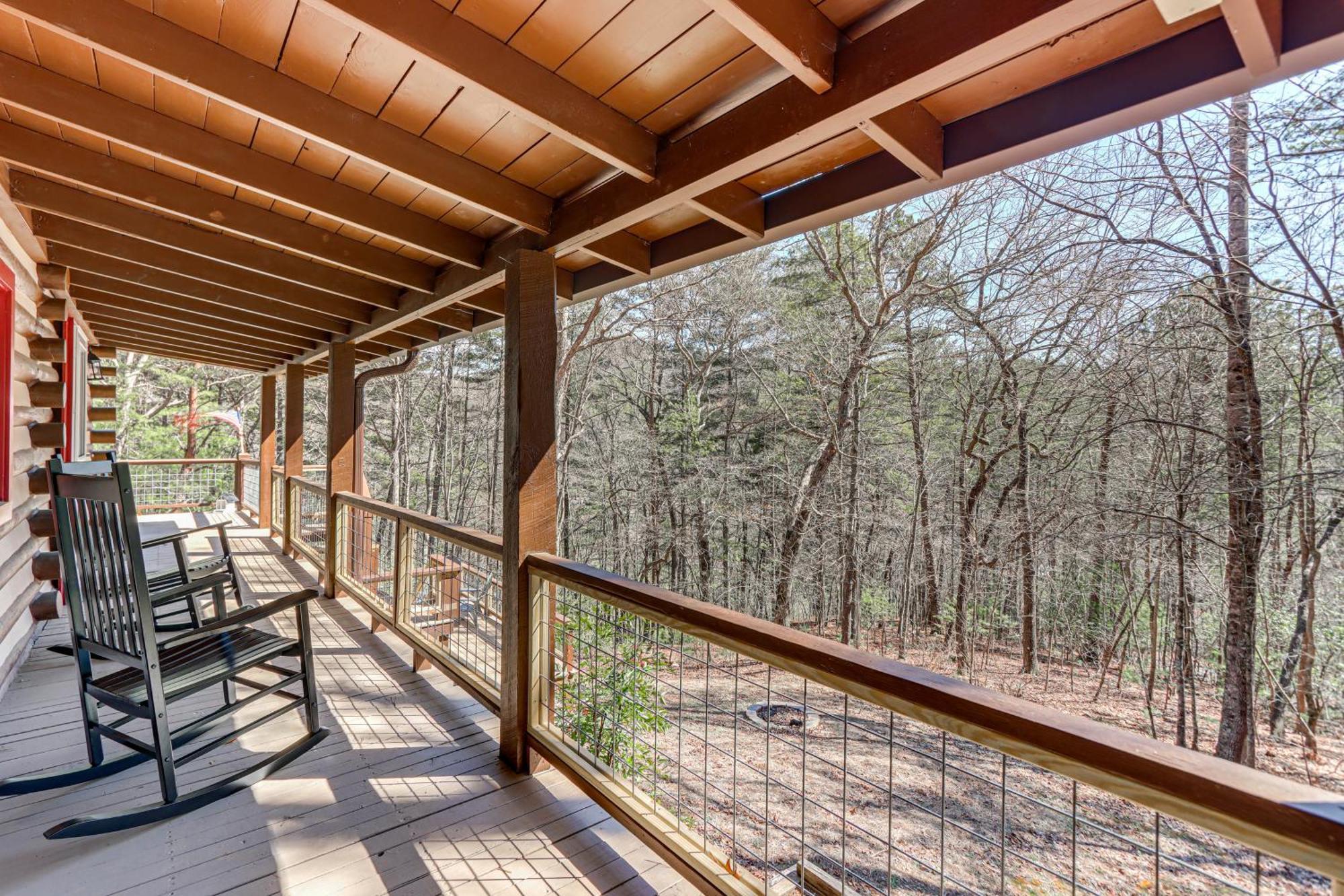 Dog-Friendly Hiawassee Cabin With Decks And Fire Pit! Εξωτερικό φωτογραφία